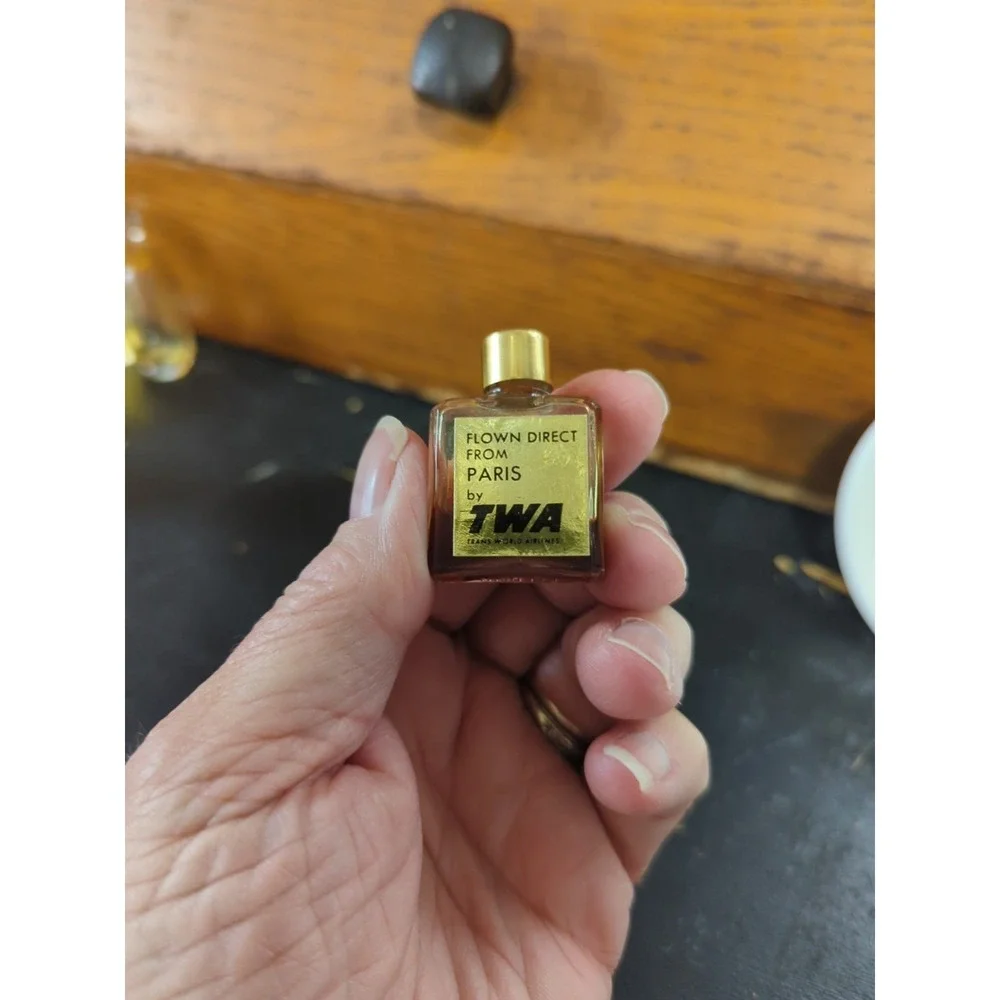 N/A vtg jolie